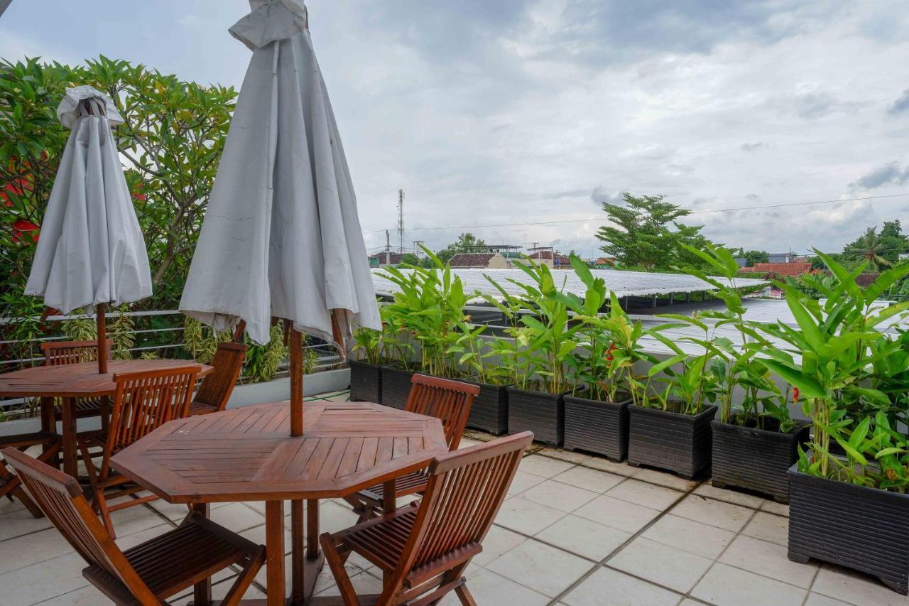 Sans Hotel Absari Yogyakarta Jarakan Eksteriør billede